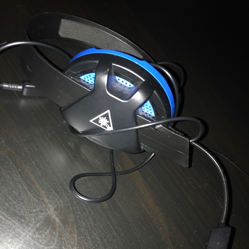 Black and Blue Turtle Beach PlayStation 4 Headset